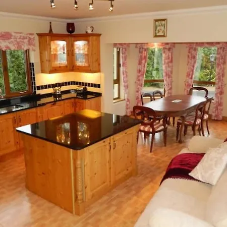 펜션 Luxury 4 Bedroom House In Tallagh Hill Belmullet *